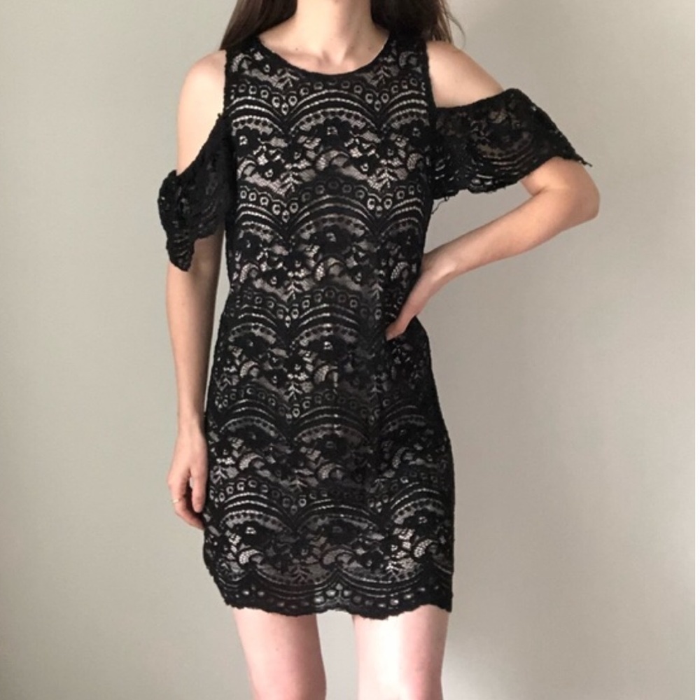 NWT Francesca’s Ivory Lace, Cold Shoulder Dress. Size: M